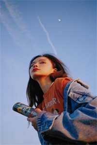 她曾把光藏入怀好书