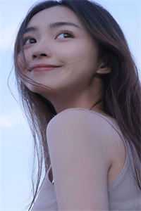 他从黑暗来，却为我照亮世界章节