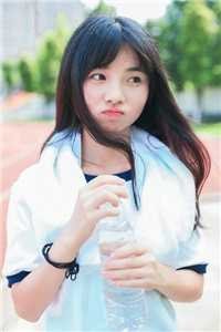 逃出囚笼归来，她将世子踢下神坛异常火爆