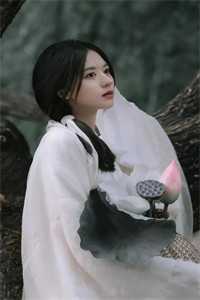 月坠寒江，乍惊春醒在线