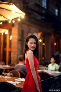 今朝花落染秋深最新