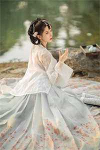 风卷帘处无故人前文+