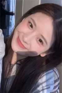 逃出囚笼归来，她将世子踢下神坛热门