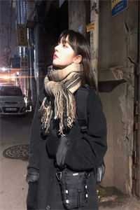 女总裁将五百万奖金颁给实习生后，我直接让公司破产精彩